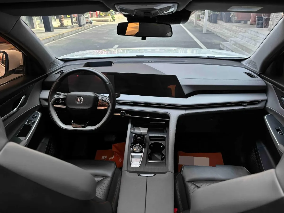 2022 ChangAn CS75 Plus 2.0T 233HP L4 8AT,autocango,china used car exporter,china ev exporter,chinese used car exporter,chinese used ev exporter