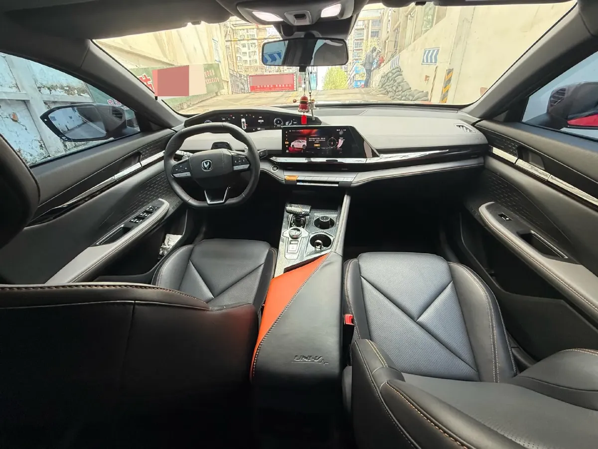 2023 ChangAn UNI-V 1.5T 188HP L4 7DCT,autocango,china used car exporter,china ev exporter,chinese used car exporter,chinese used ev exporter