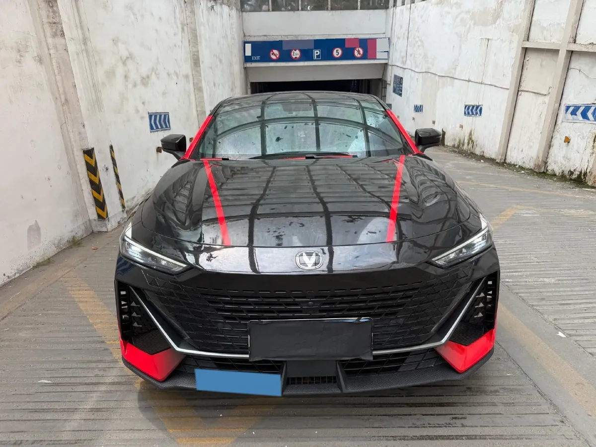 2023 ChangAn UNI-V 1.5T 188HP L4 7DCT,autocango,china used car exporter,china ev exporter,chinese used car exporter,chinese used ev exporter