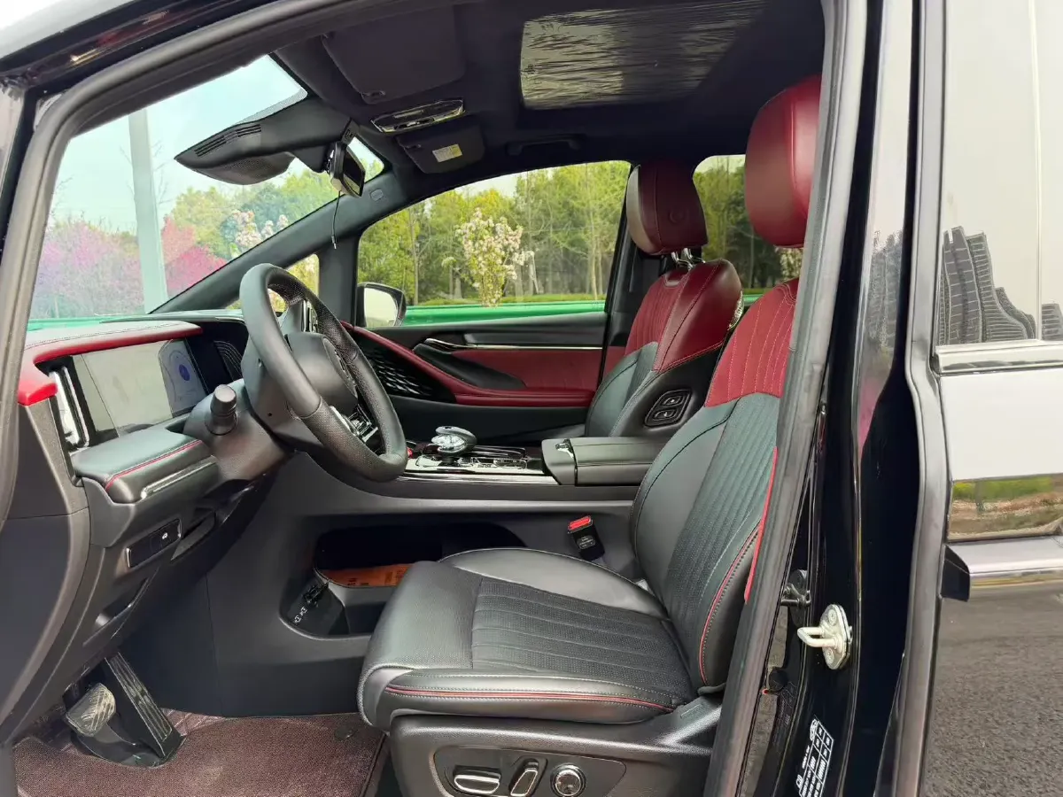 2024 GAC Trumpchi M8 2.0T 252HP L4 8AT,autocango,china used car exporter,china ev exporter,chinese used car exporter,chinese used ev exporter