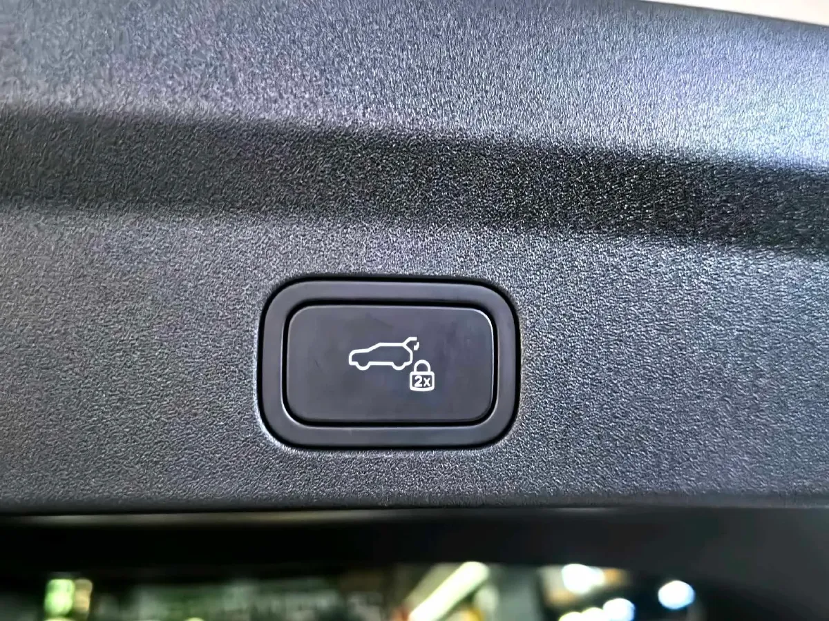 2024 Li L6 Range Extended 154HP L4 REEV 36.8KWH,autocango,china used car exporter,china ev exporter,chinese used car exporter,chinese used ev exporter