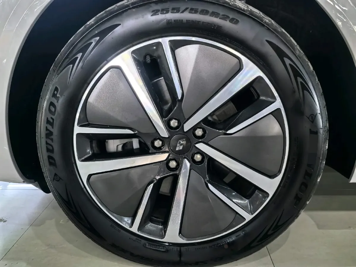 2024 Li L6 Range Extended 154HP L4 REEV 36.8KWH,autocango,china used car exporter,china ev exporter,chinese used car exporter,chinese used ev exporter