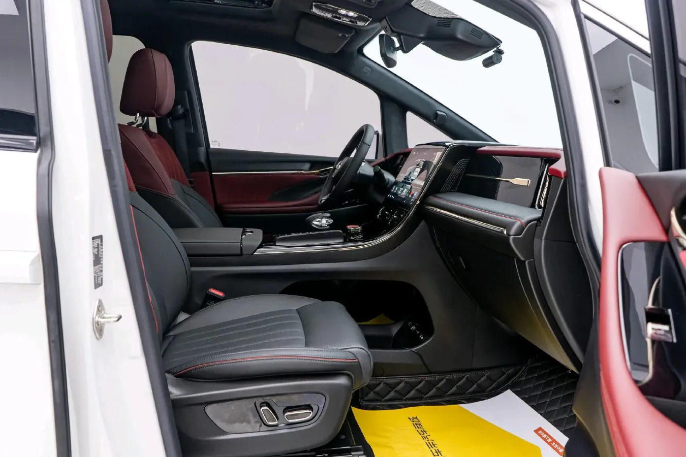 2024 GAC Trumpchi M8 2.0T 252HP L4 8AT,autocango,china used car exporter,china ev exporter,chinese used car exporter,chinese used ev exporter