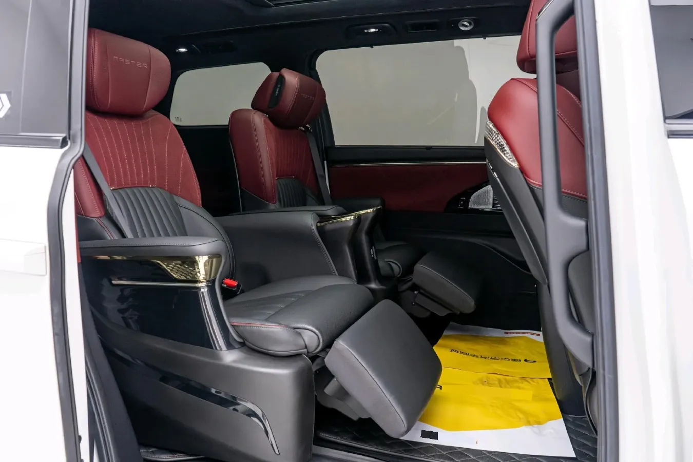 2024 GAC Trumpchi M8 2.0T 252HP L4 8AT,autocango,china used car exporter,china ev exporter,chinese used car exporter,chinese used ev exporter