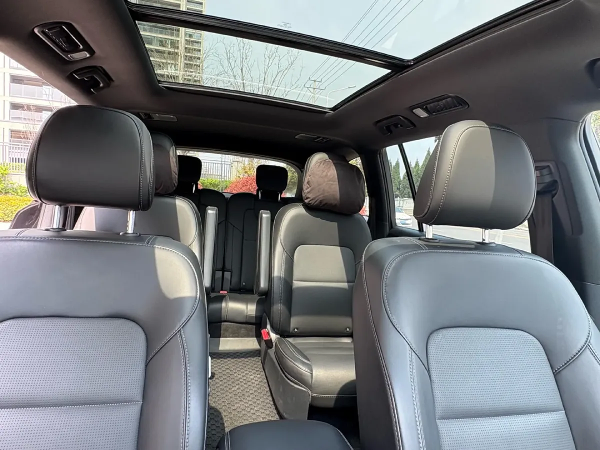 2021 Li ONE Range Extended 131HP REEV 40.5KWH,autocango,china used car exporter,china ev exporter,chinese used car exporter,chinese used ev exporter