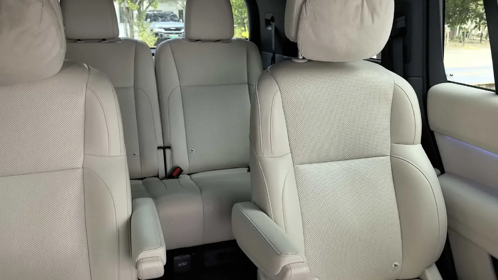 2022 Li L9 Range Extended 154HP REEV 42.6KWH,autocango,china used car exporter,china ev exporter,chinese used car exporter,chinese used ev exporter