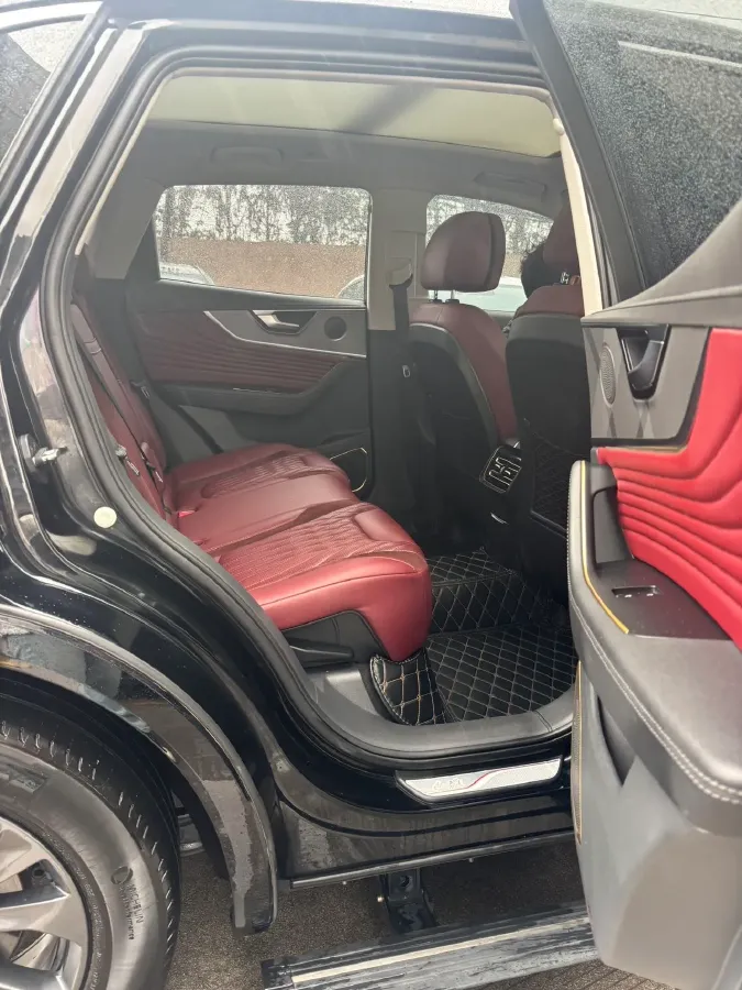 2023 HongQi HS5 2.0T 252HP L4 8AT,autocango,china used car exporter,china ev exporter,chinese used car exporter,chinese used ev exporter