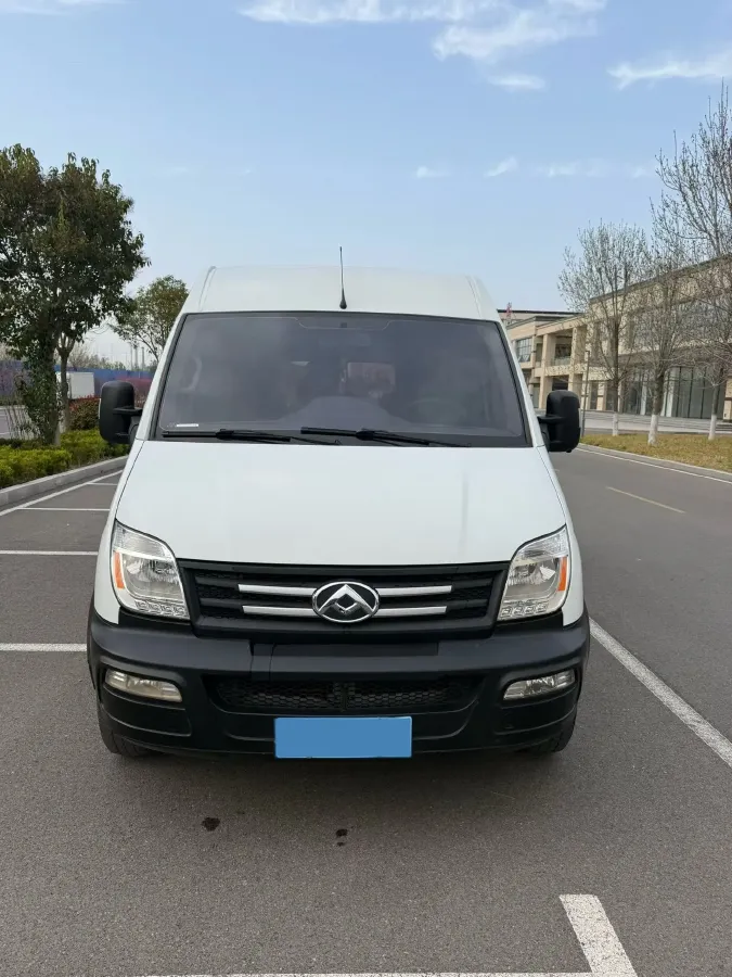 2020 MAXUS XinTu V80 2.5T 136HP L4 6MT,autocango,china used car exporter,china ev exporter,chinese used car exporter,chinese used ev exporter