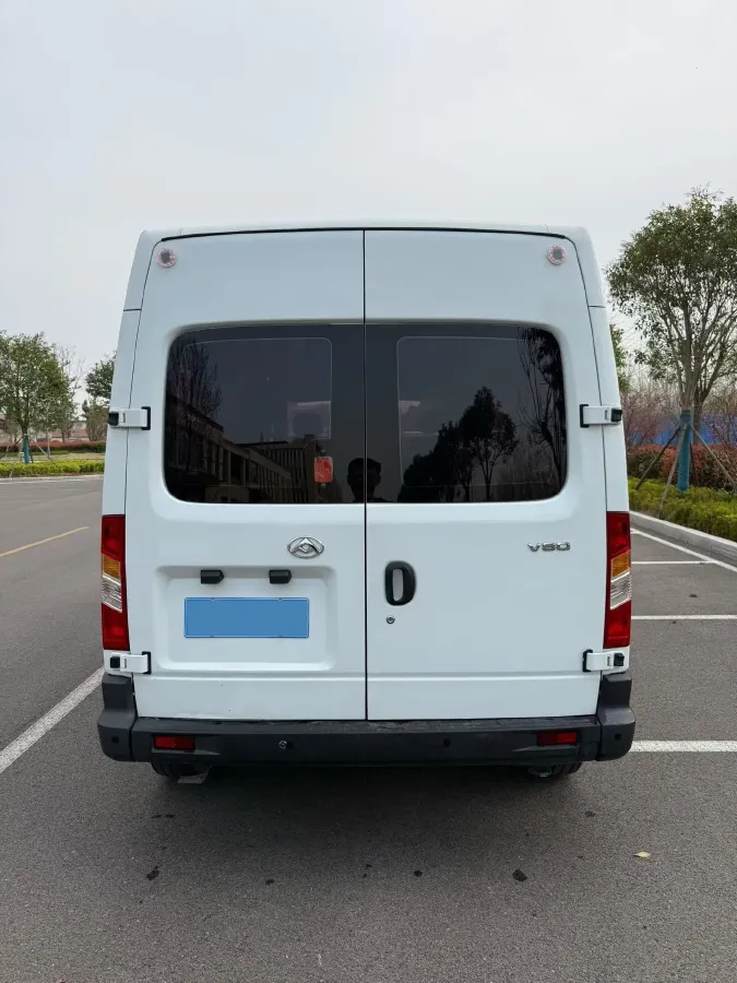 2020 MAXUS XinTu V80 2.5T 136HP L4 6MT,autocango,china used car exporter,china ev exporter,chinese used car exporter,chinese used ev exporter