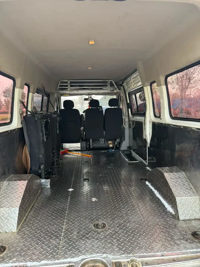 2020 MAXUS XinTu V80 2.5T 136HP L4 6MT,autocango,china used car exporter,china ev exporter,chinese used car exporter,chinese used ev exporter