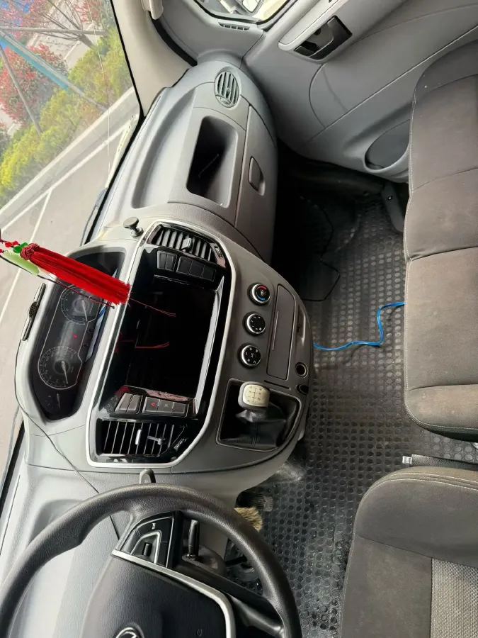 2020 MAXUS XinTu V80 2.5T 136HP L4 6MT,autocango,china used car exporter,china ev exporter,chinese used car exporter,chinese used ev exporter