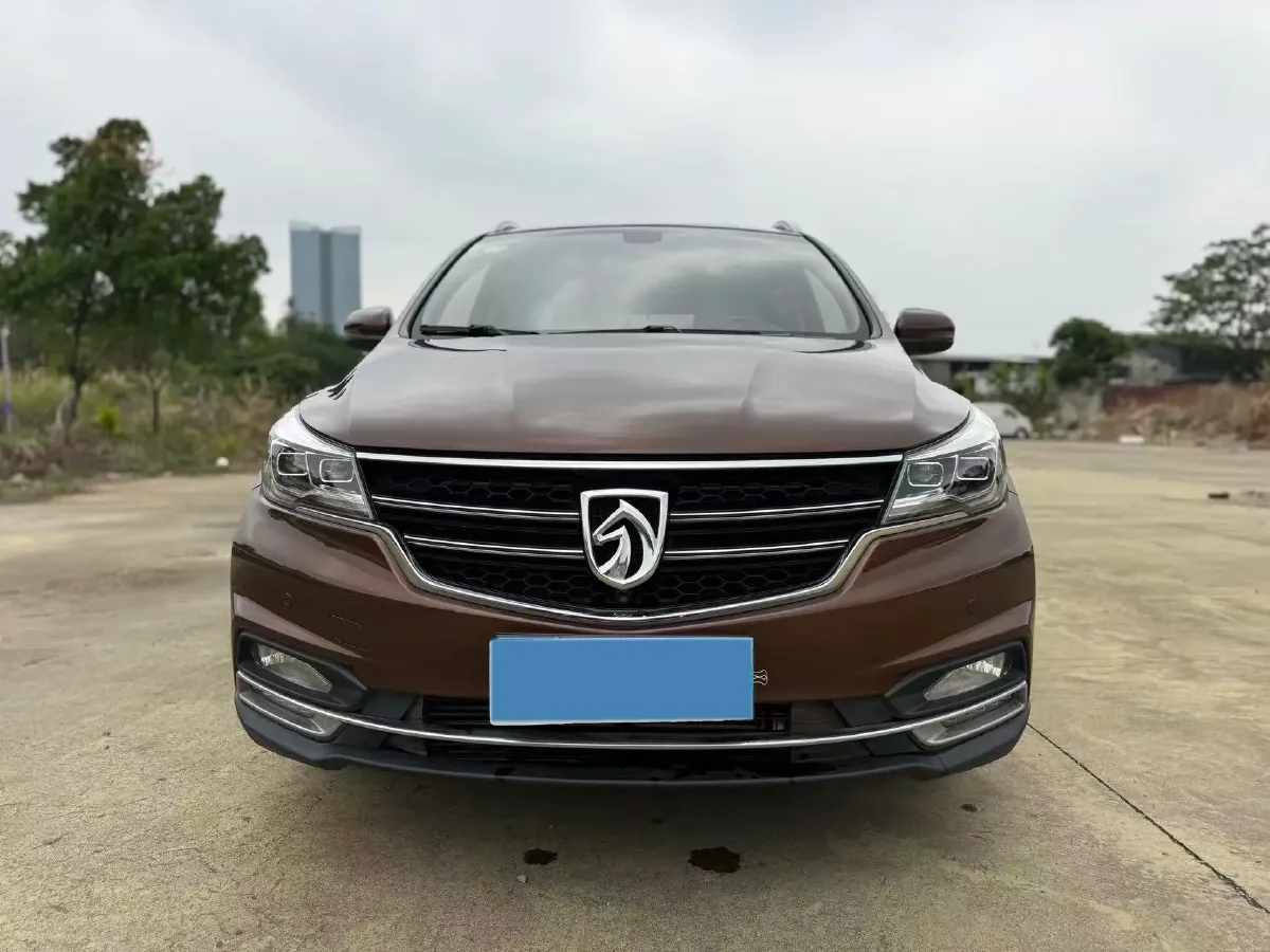 2017 BaoJun 730 1.5T 150HP L4 6DCT,autocango,china used car exporter,china ev exporter,chinese used car exporter,chinese used ev exporter