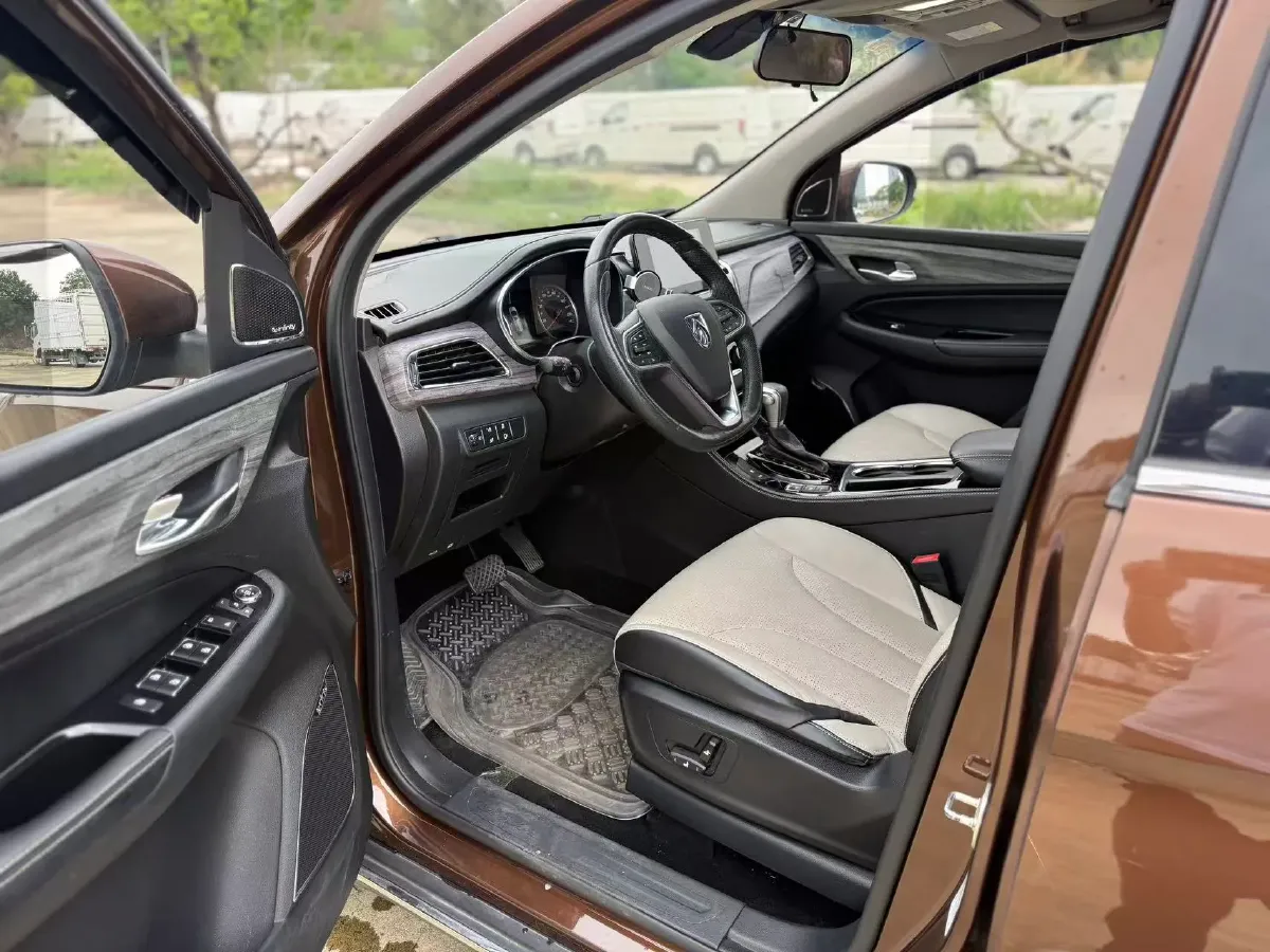 2017 BaoJun 730 1.5T 150HP L4 6DCT,autocango,china used car exporter,china ev exporter,chinese used car exporter,chinese used ev exporter