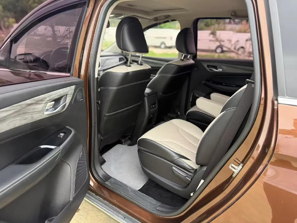 2017 BaoJun 730 1.5T 150HP L4 6DCT,autocango,china used car exporter,china ev exporter,chinese used car exporter,chinese used ev exporter