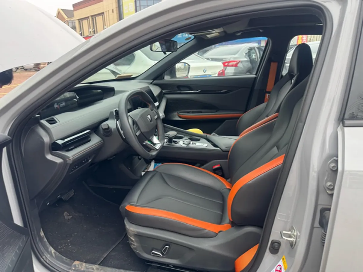 2023 ChangAn UNI-V 1.5T 188HP L4 7DCT,autocango,china used car exporter,china ev exporter,chinese used car exporter,chinese used ev exporter