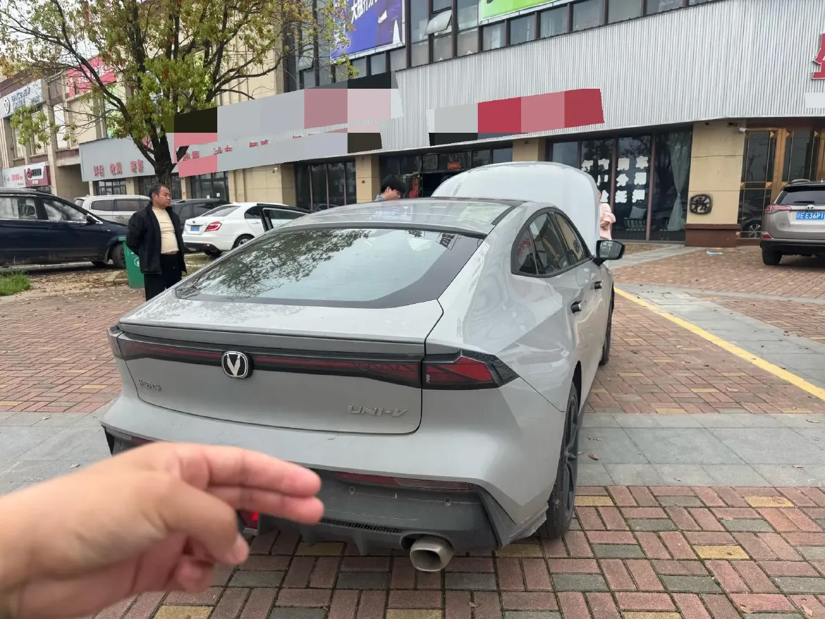 2023 ChangAn UNI-V 1.5T 188HP L4 7DCT,autocango,china used car exporter,china ev exporter,chinese used car exporter,chinese used ev exporter