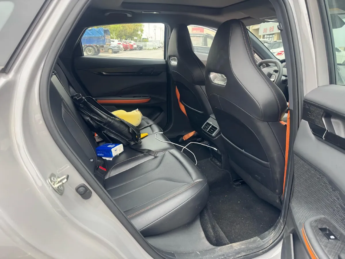 2023 ChangAn UNI-V 1.5T 188HP L4 7DCT,autocango,china used car exporter,china ev exporter,chinese used car exporter,chinese used ev exporter