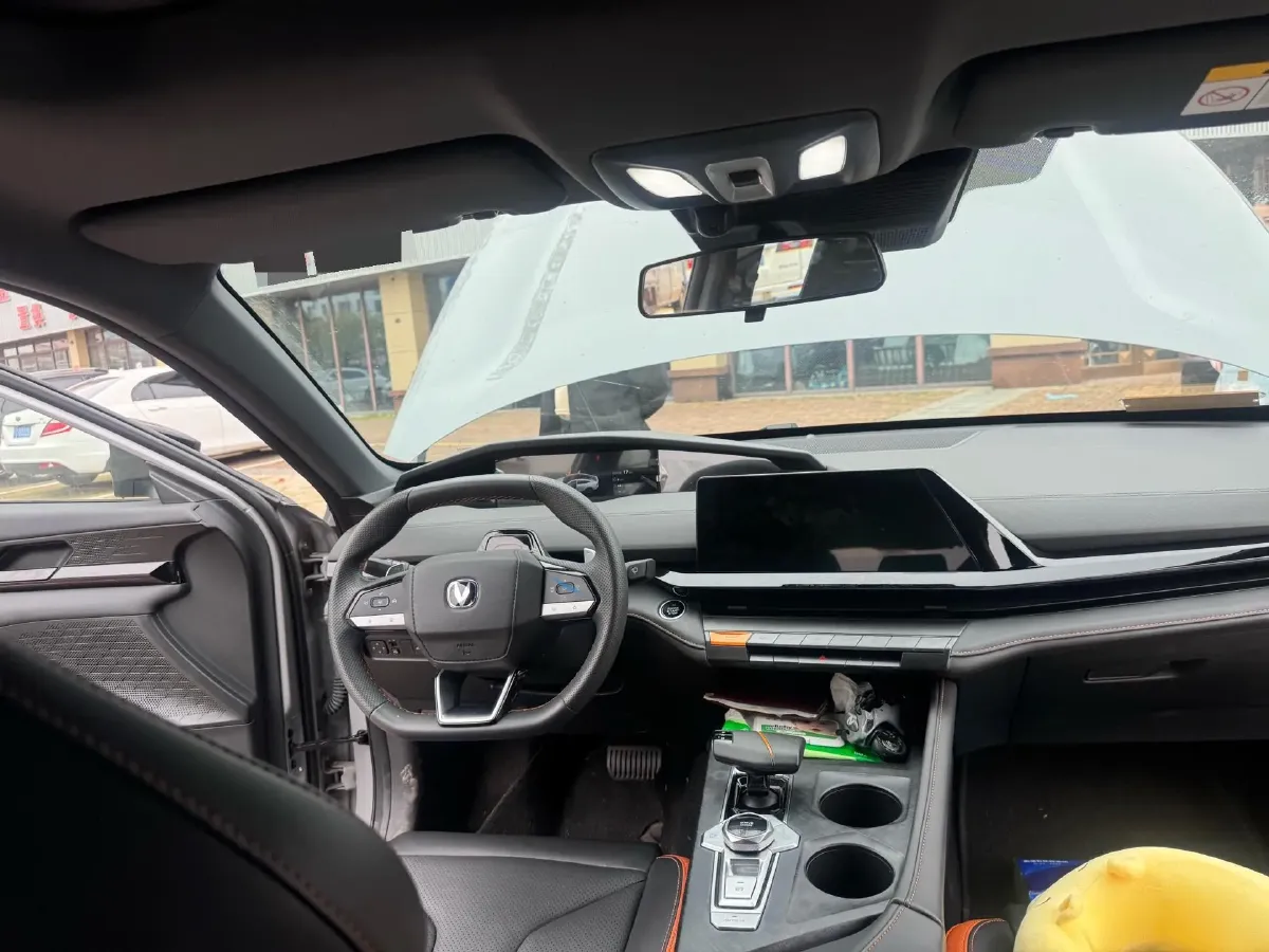 2023 ChangAn UNI-V 1.5T 188HP L4 7DCT,autocango,china used car exporter,china ev exporter,chinese used car exporter,chinese used ev exporter