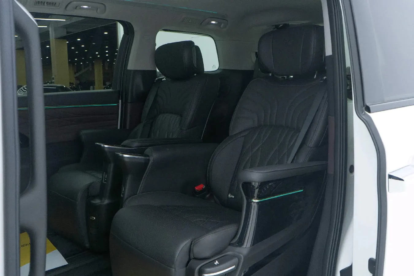 2024 GAC Trumpchi M8 2.0T 190HP L4 2DHT Hybrid,autocango,china used car exporter,china ev exporter,chinese used car exporter,chinese used ev exporter