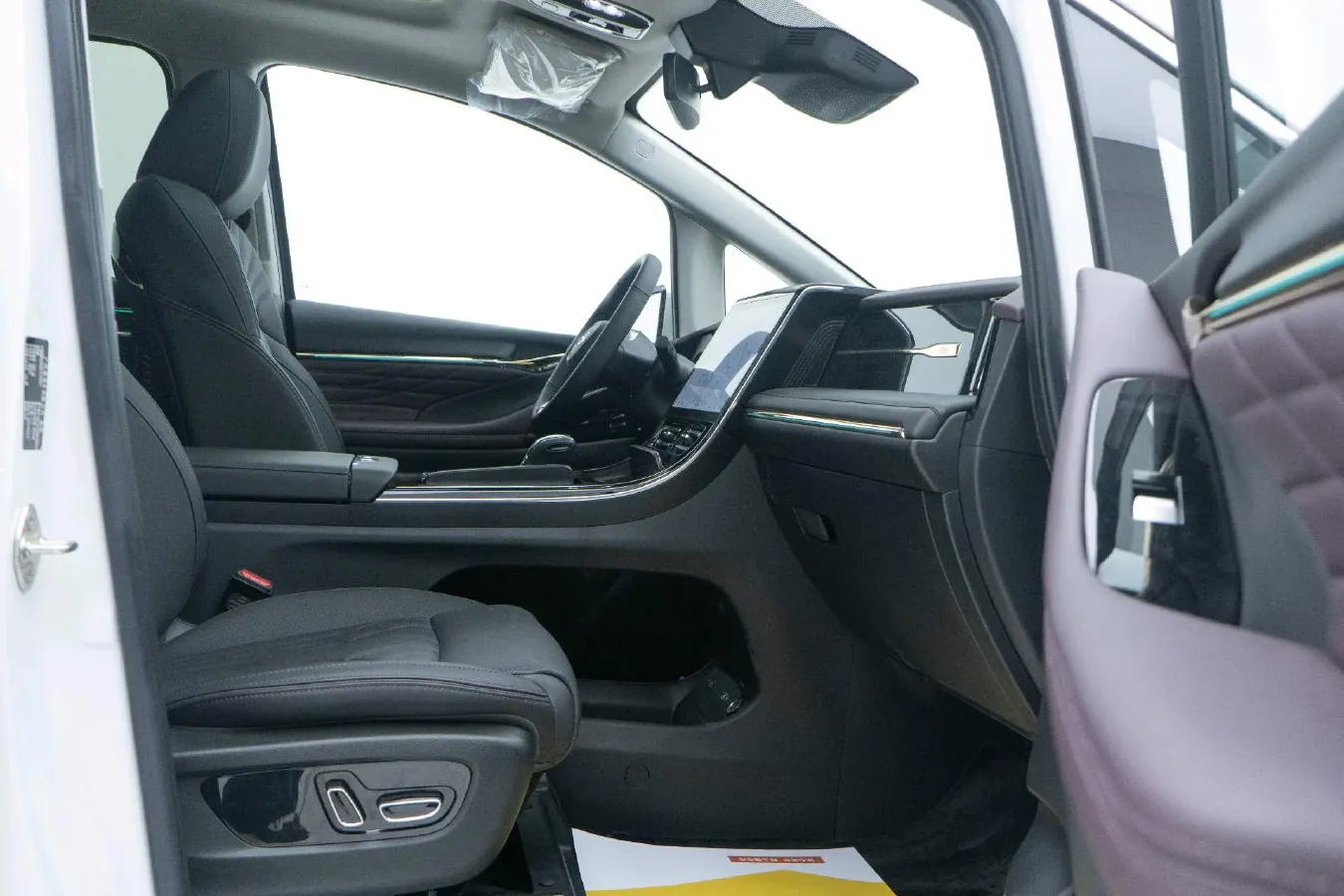 2024 GAC Trumpchi M8 2.0T 190HP L4 2DHT Hybrid,autocango,china used car exporter,china ev exporter,chinese used car exporter,chinese used ev exporter