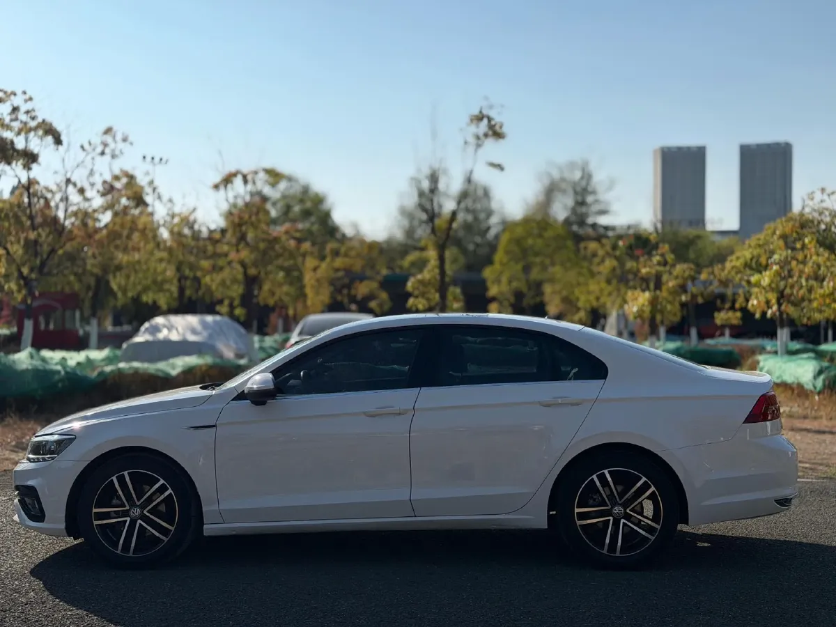 2021 Volkswagen Lamando 1.4T 150HP L4 7DCT,autocango,china used car exporter,china ev exporter,chinese used car exporter,chinese used ev exporter