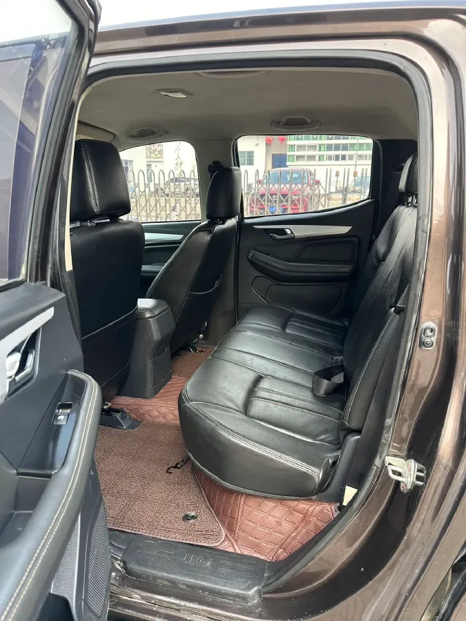 2019 Isuzu RE-MAX Jim 2.5T 129HP L4 6MT,autocango,china used car exporter,china ev exporter,chinese used car exporter,chinese used ev exporter