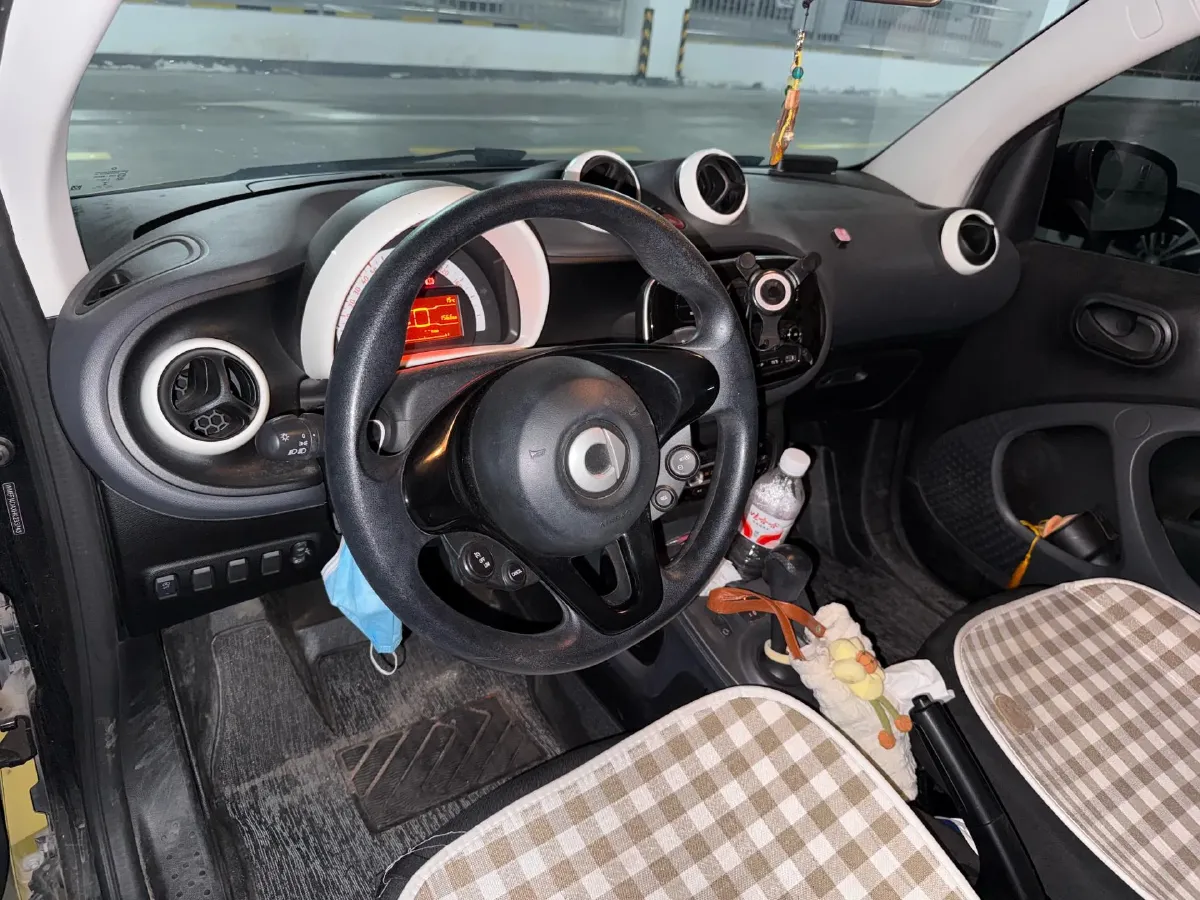 2017 Smart smart fortwo 1.0L 71HP L3 6DCT,autocango,china used car exporter,china ev exporter,chinese used car exporter,chinese used ev exporter