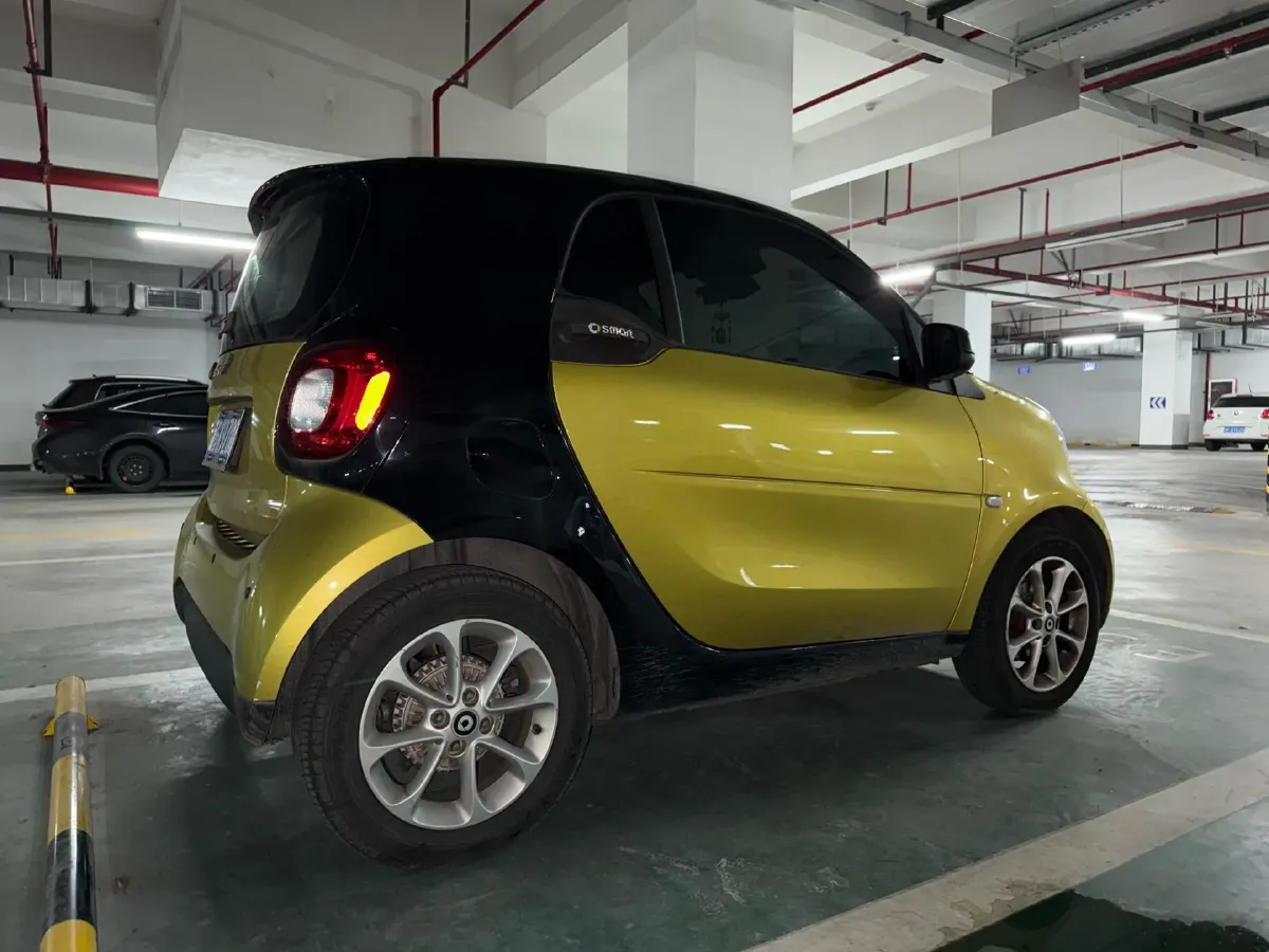 2017 Smart smart fortwo 1.0L 71HP L3 6DCT,autocango,china used car exporter,china ev exporter,chinese used car exporter,chinese used ev exporter
