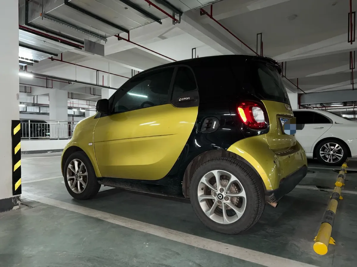 2017 Smart smart fortwo 1.0L 71HP L3 6DCT,autocango,china used car exporter,china ev exporter,chinese used car exporter,chinese used ev exporter