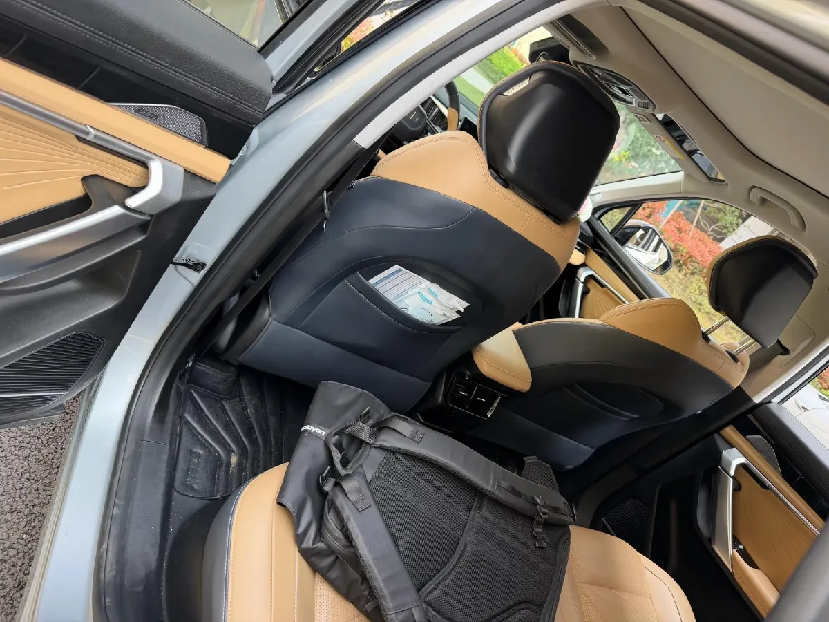 2023 Geely StarRay 2.0T 218HP L4 7DCT,autocango,china used car exporter,china ev exporter,chinese used car exporter,chinese used ev exporter