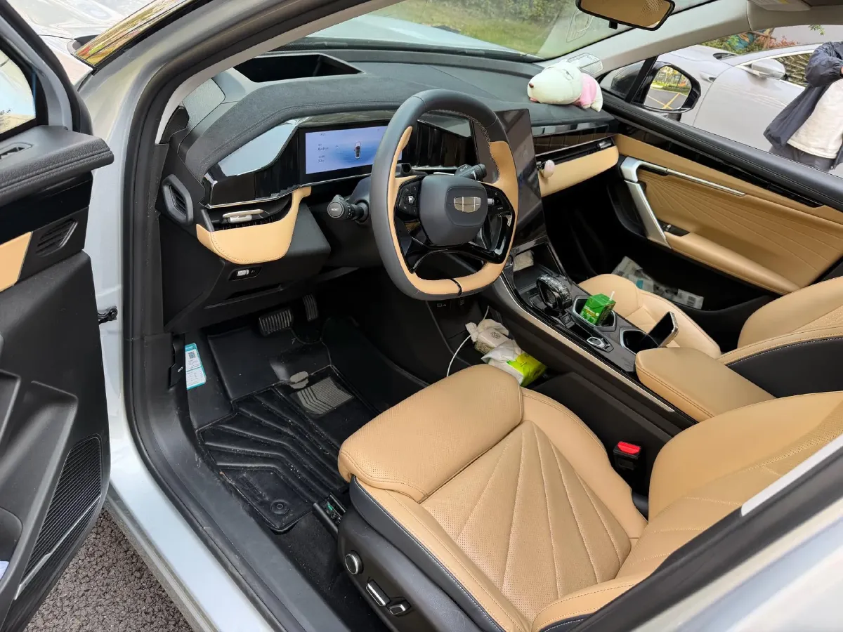 2023 Geely StarRay 2.0T 218HP L4 7DCT,autocango,china used car exporter,china ev exporter,chinese used car exporter,chinese used ev exporter