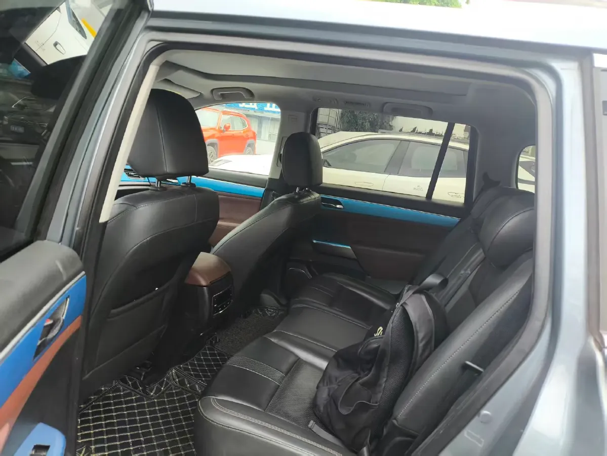 2017 GAC Trumpchi GS8 2.0T 201HP L4 6AT,autocango,china used car exporter,china ev exporter,chinese used car exporter,chinese used ev exporter