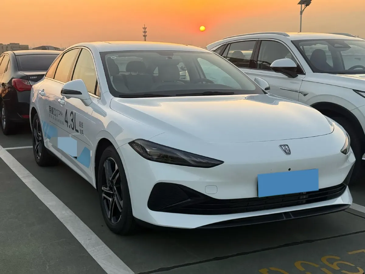 2023 Roewe D7 1.5L 112HP L4 1DHT PHEV 21.4KWH,autocango,china used car exporter,china ev exporter,chinese used car exporter,chinese used ev exporter