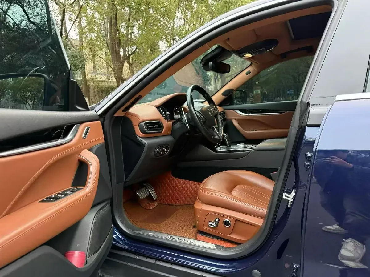 2021 Maserati Levante 3.0T 350HP V6 8AT,autocango,china used car exporter,china ev exporter,chinese used car exporter,chinese used ev exporter