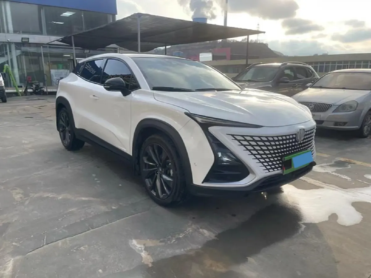 2020 ChangAn UNI-T 1.5T 180HP L4 7DCT,autocango,china used car exporter,china ev exporter,chinese used car exporter,chinese used ev exporter