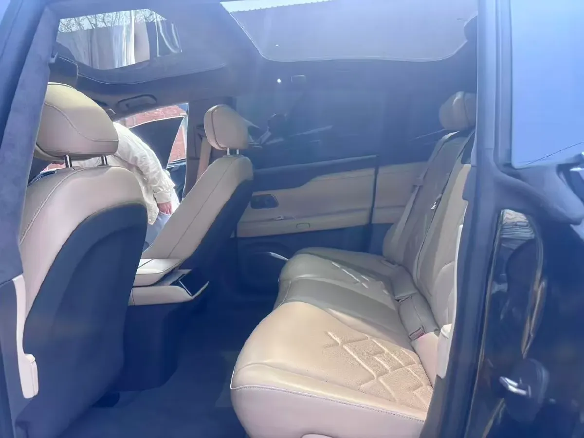 2021 Volkswagen ID.6 Crozz BEV 84.8KWH,autocango,china used car exporter,china ev exporter,chinese used car exporter,chinese used ev exporter