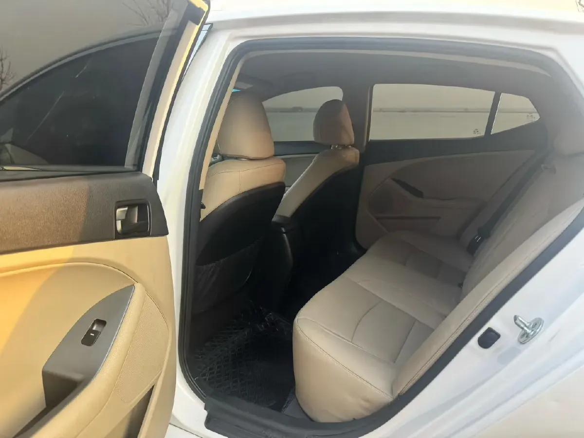 2015 Kia K5 2.0L 162HP L4 6AT,autocango,china used car exporter,china ev exporter,chinese used car exporter,chinese used ev exporter