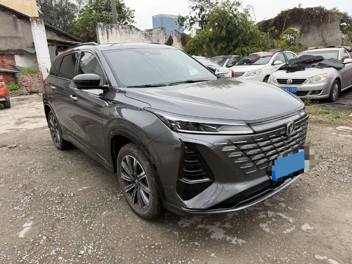 2023 ChangAn CS75 Plus 2.0T 233HP L4 8AT,autocango,china used car exporter,china ev exporter,chinese used car exporter,chinese used ev exporter