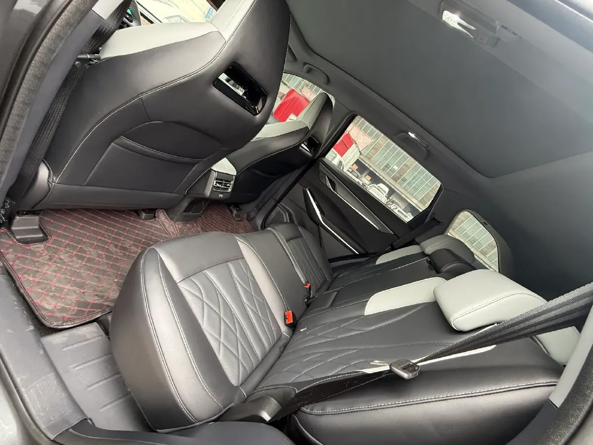 2023 ChangAn CS75 Plus 2.0T 233HP L4 8AT,autocango,china used car exporter,china ev exporter,chinese used car exporter,chinese used ev exporter