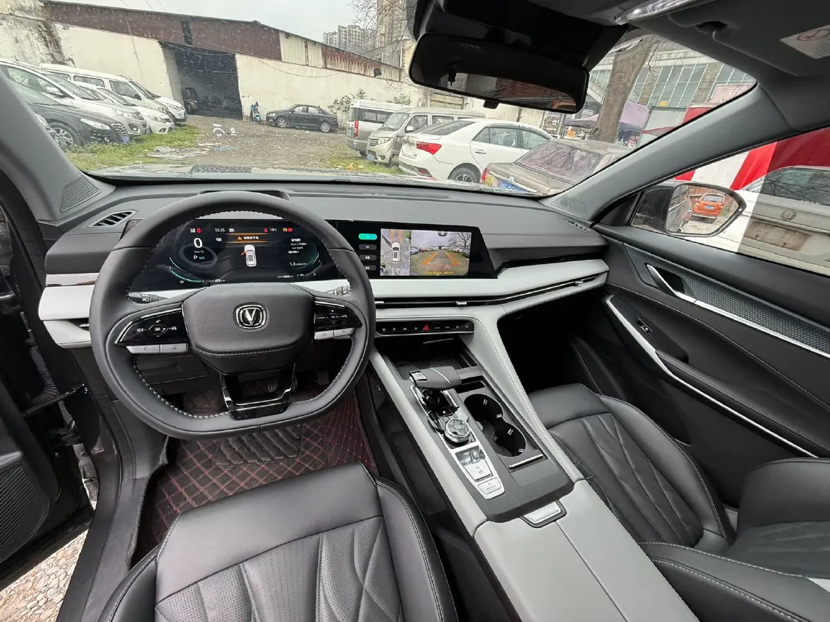 2023 ChangAn CS75 Plus 2.0T 233HP L4 8AT,autocango,china used car exporter,china ev exporter,chinese used car exporter,chinese used ev exporter