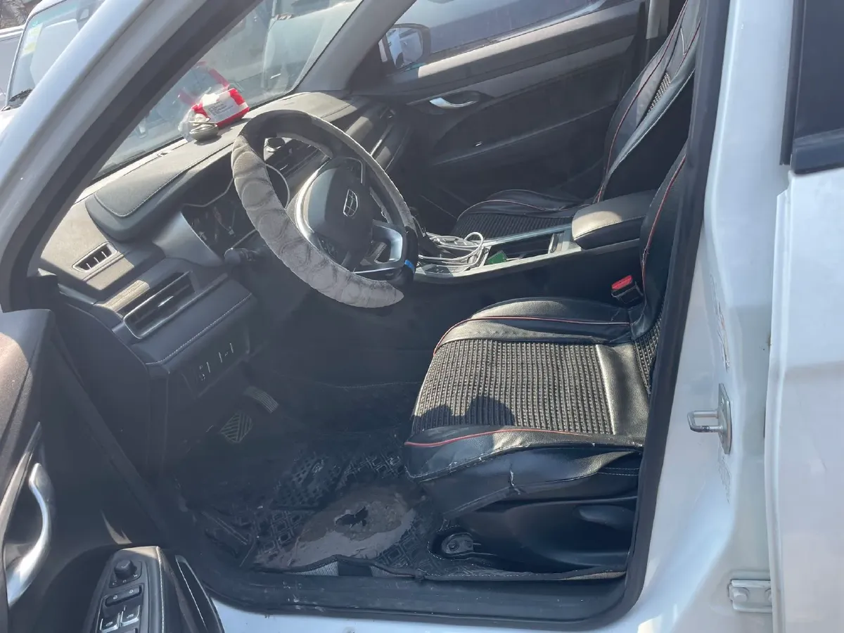 2021 BaoJun 530 1.5T 147HP L4 CVT,autocango,china used car exporter,china ev exporter,chinese used car exporter,chinese used ev exporter