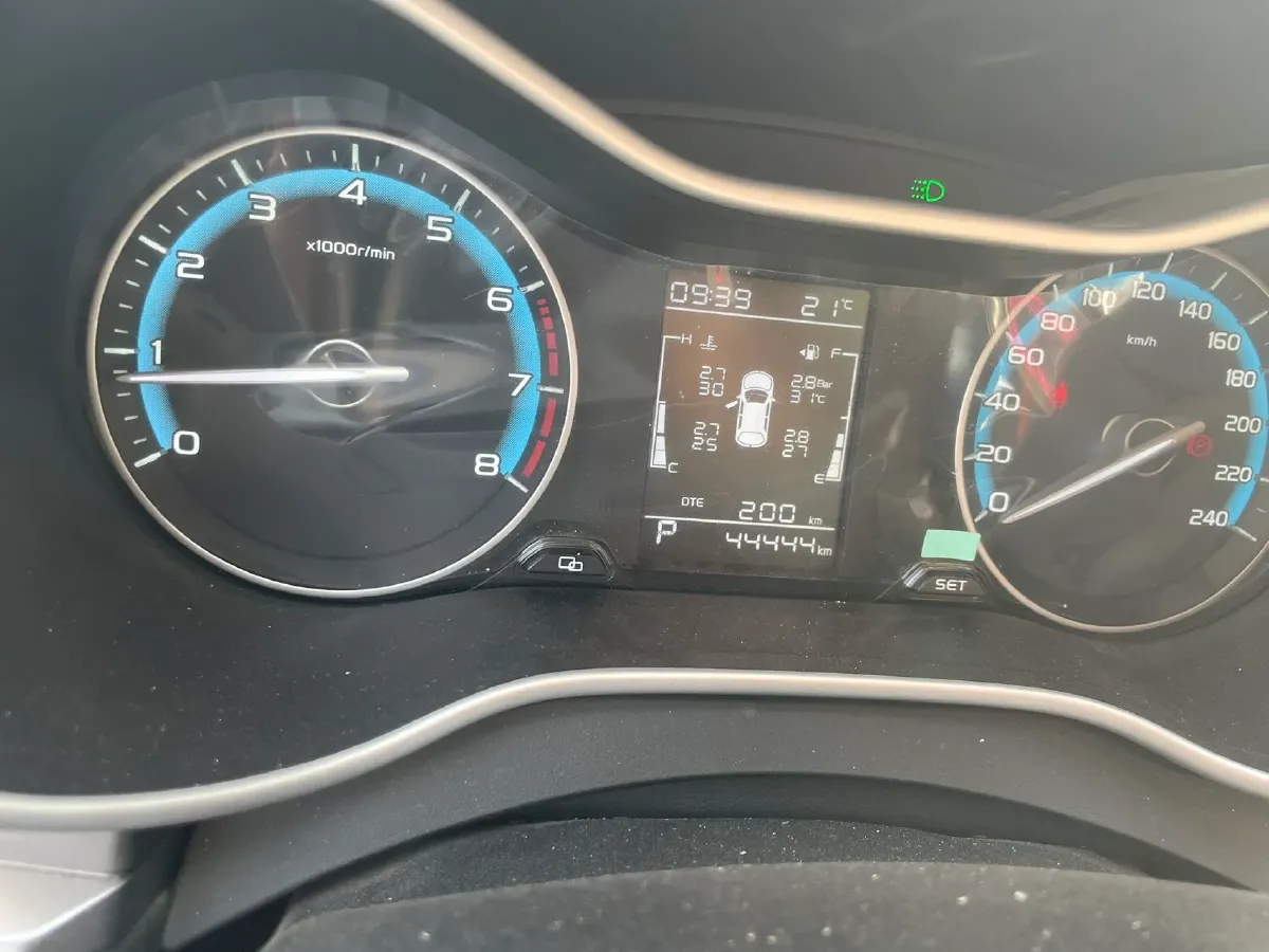 2021 BaoJun 530 1.5T 147HP L4 CVT,autocango,china used car exporter,china ev exporter,chinese used car exporter,chinese used ev exporter