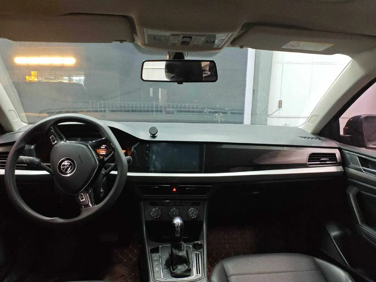 2022 Bestune B70 2.0T 224HP L4 6AT,autocango,china used car exporter,china ev exporter,chinese used car exporter,chinese used ev exporter