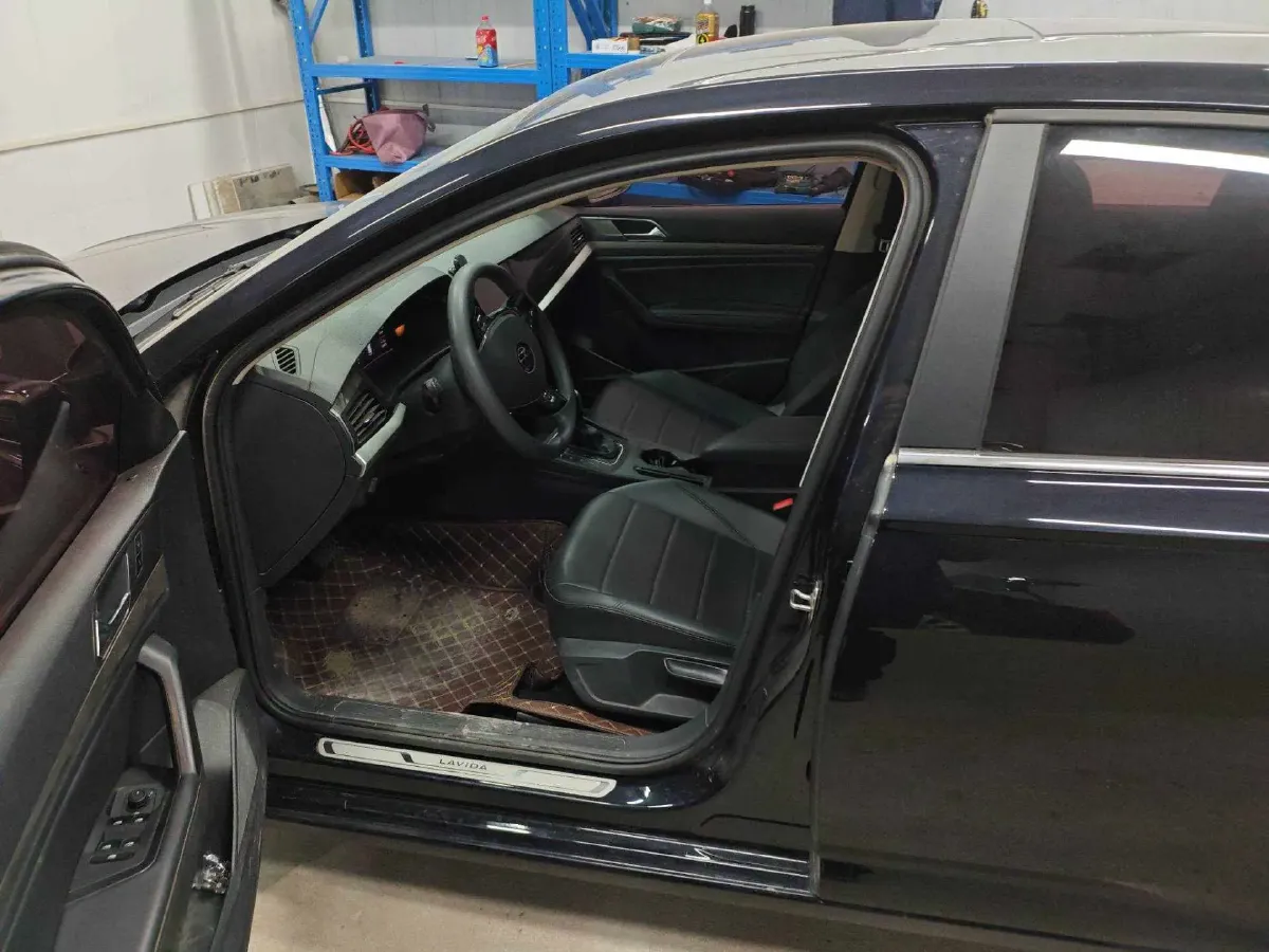 2022 Bestune B70 2.0T 224HP L4 6AT,autocango,china used car exporter,china ev exporter,chinese used car exporter,chinese used ev exporter