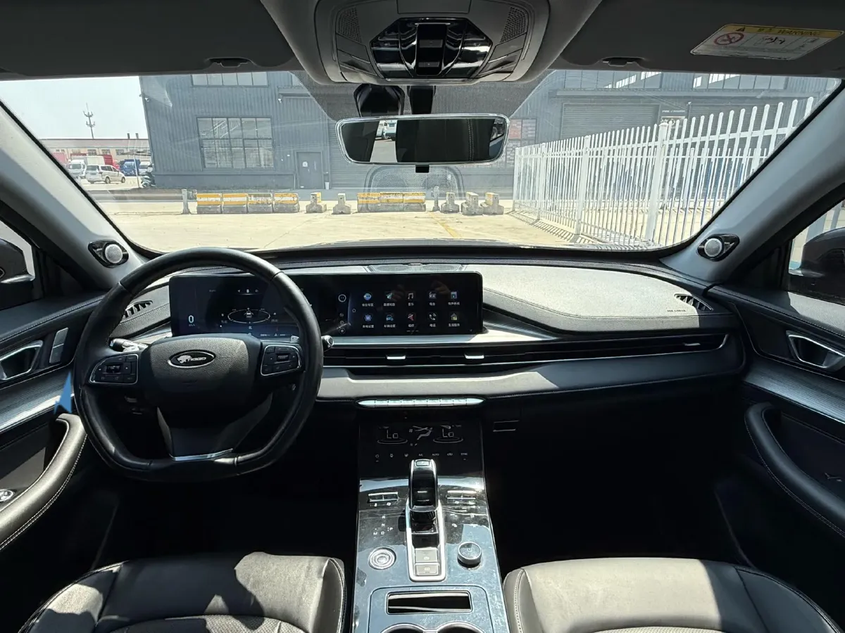 2022 Chery Tiggo 8 Plus 1.6T 197HP L4 7DCT,autocango,china used car exporter,china ev exporter,chinese used car exporter,chinese used ev exporter