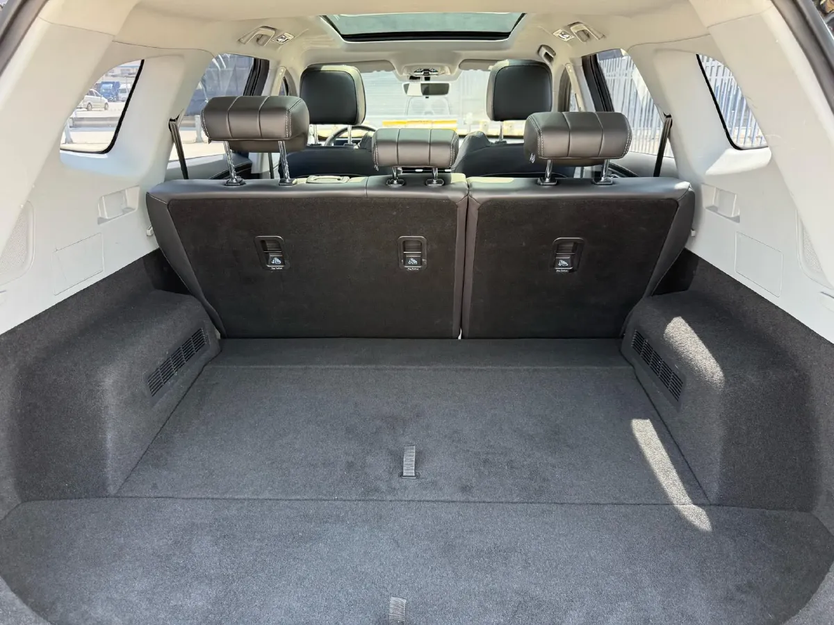 2022 Chery Tiggo 8 Plus 1.6T 197HP L4 7DCT,autocango,china used car exporter,china ev exporter,chinese used car exporter,chinese used ev exporter