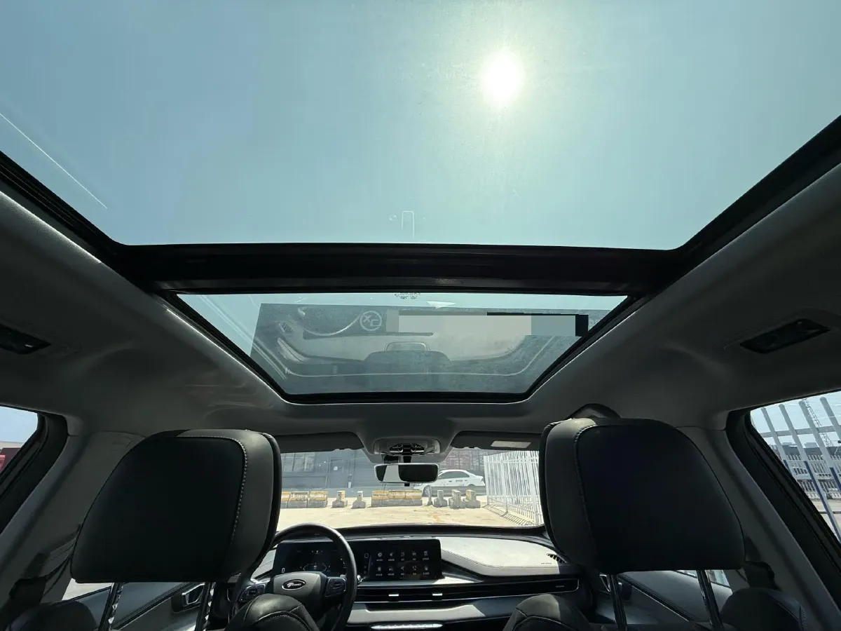 2022 Chery Tiggo 8 Plus 1.6T 197HP L4 7DCT,autocango,china used car exporter,china ev exporter,chinese used car exporter,chinese used ev exporter