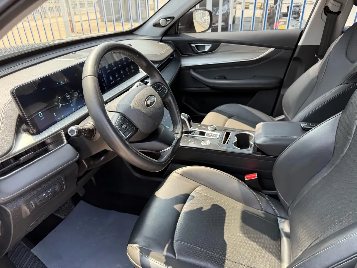 2022 Chery Tiggo 8 Plus 1.6T 197HP L4 7DCT,autocango,china used car exporter,china ev exporter,chinese used car exporter,chinese used ev exporter