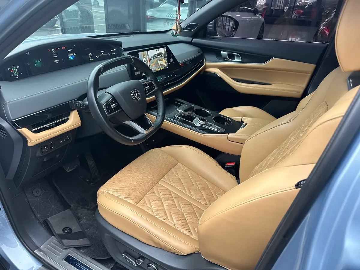 2021 ChangAn UNI-K 2.0T 233HP L4 8AT,autocango,china used car exporter,china ev exporter,chinese used car exporter,chinese used ev exporter