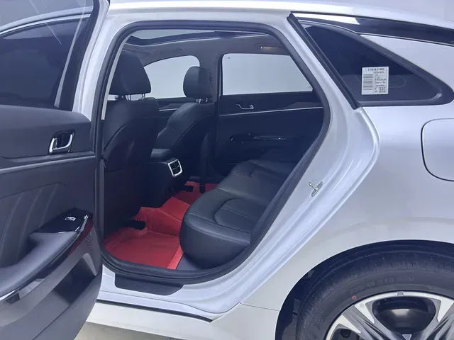 2025 Kia K5 1.5T 170HP L4 7DCT,autocango,china used car exporter,china ev exporter,chinese used car exporter,chinese used ev exporter